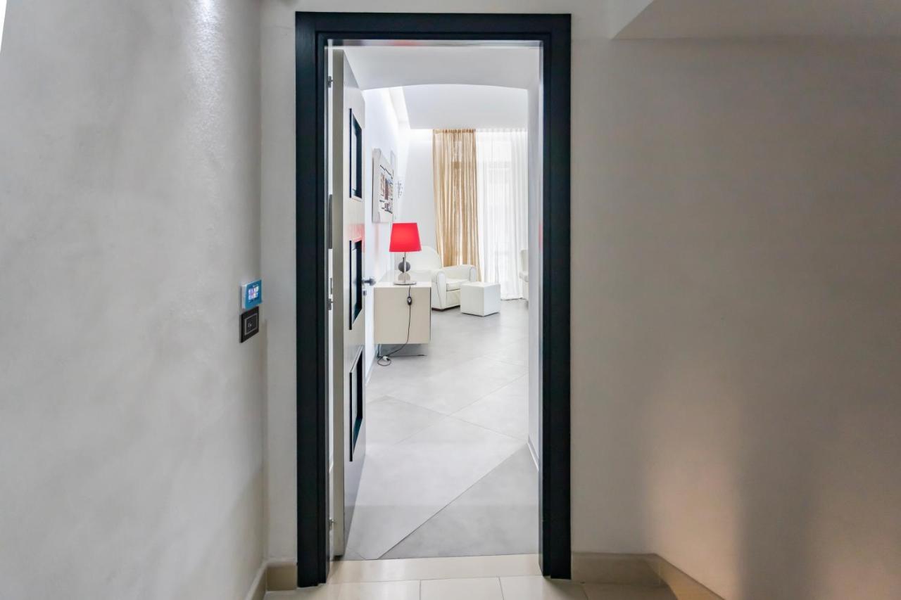Maison Bleu Luxury Suite Sul Porto Di ตรานิ ภายนอก รูปภาพ