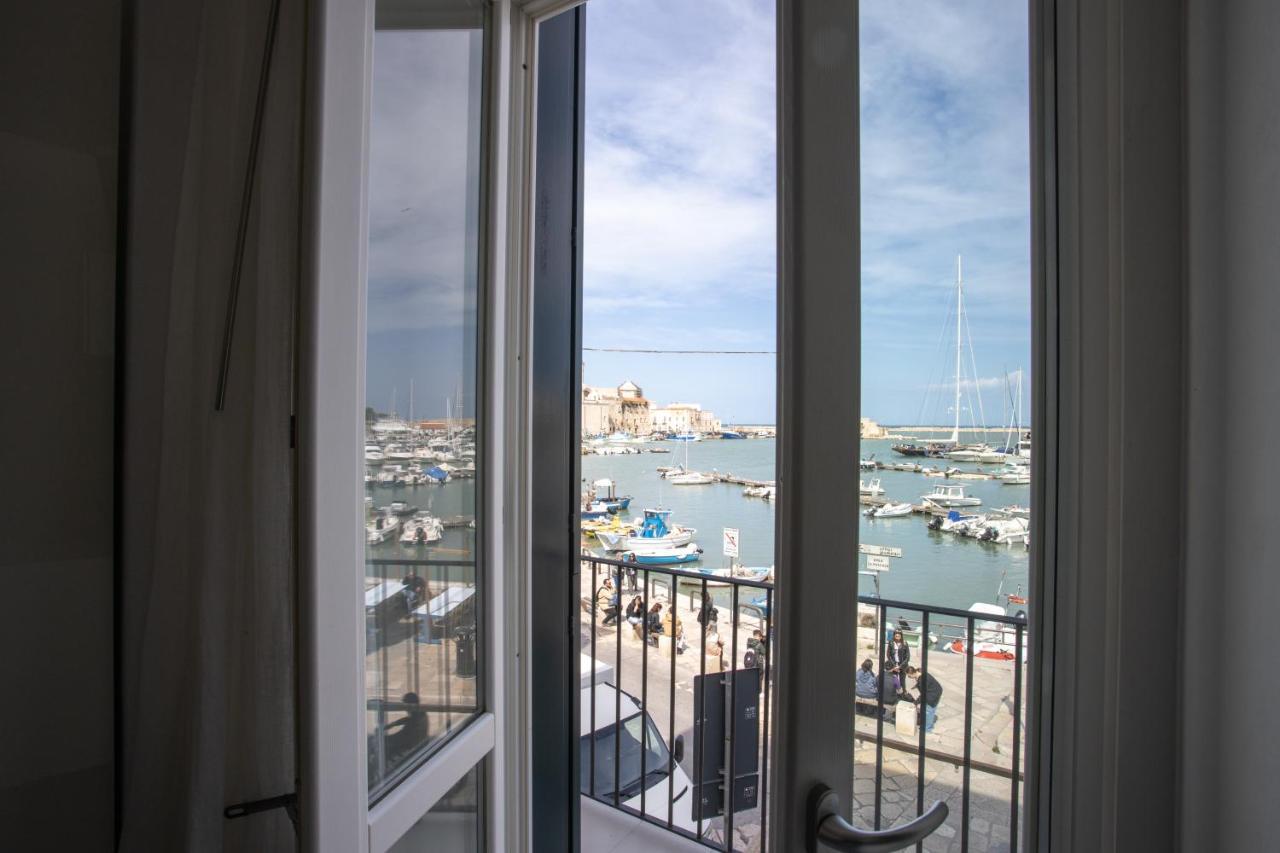 Maison Bleu Luxury Suite Sul Porto Di ตรานิ ภายนอก รูปภาพ